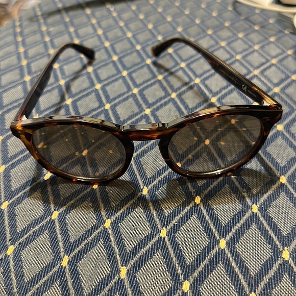 HAWKERS DARK CAREY GOLD GRADIENTBEL AIR SUNGLASSES, UNISEX - Picture 6 of 6